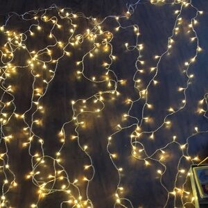 Curtain string lights